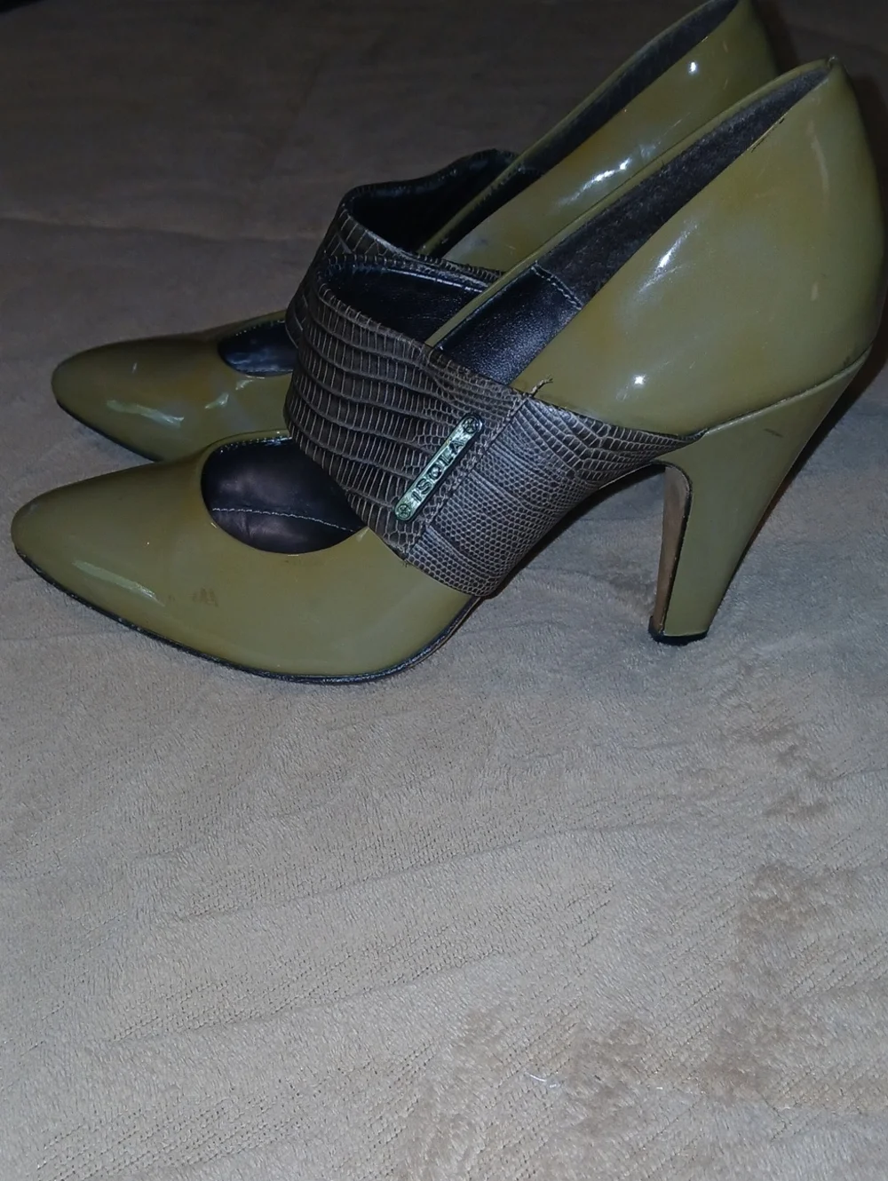 Womens Isola Olive Green Leather Pointed-Toe Heels with Croc Strap  Sz: 7